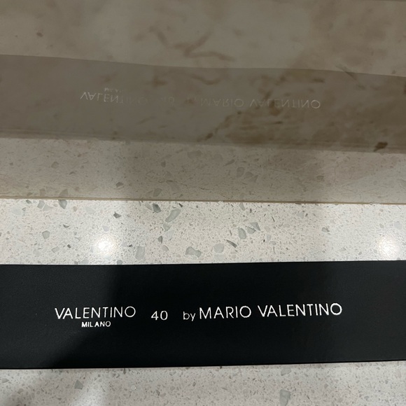 Valentino Black Logo Leather Belt - Picture 4 of 4